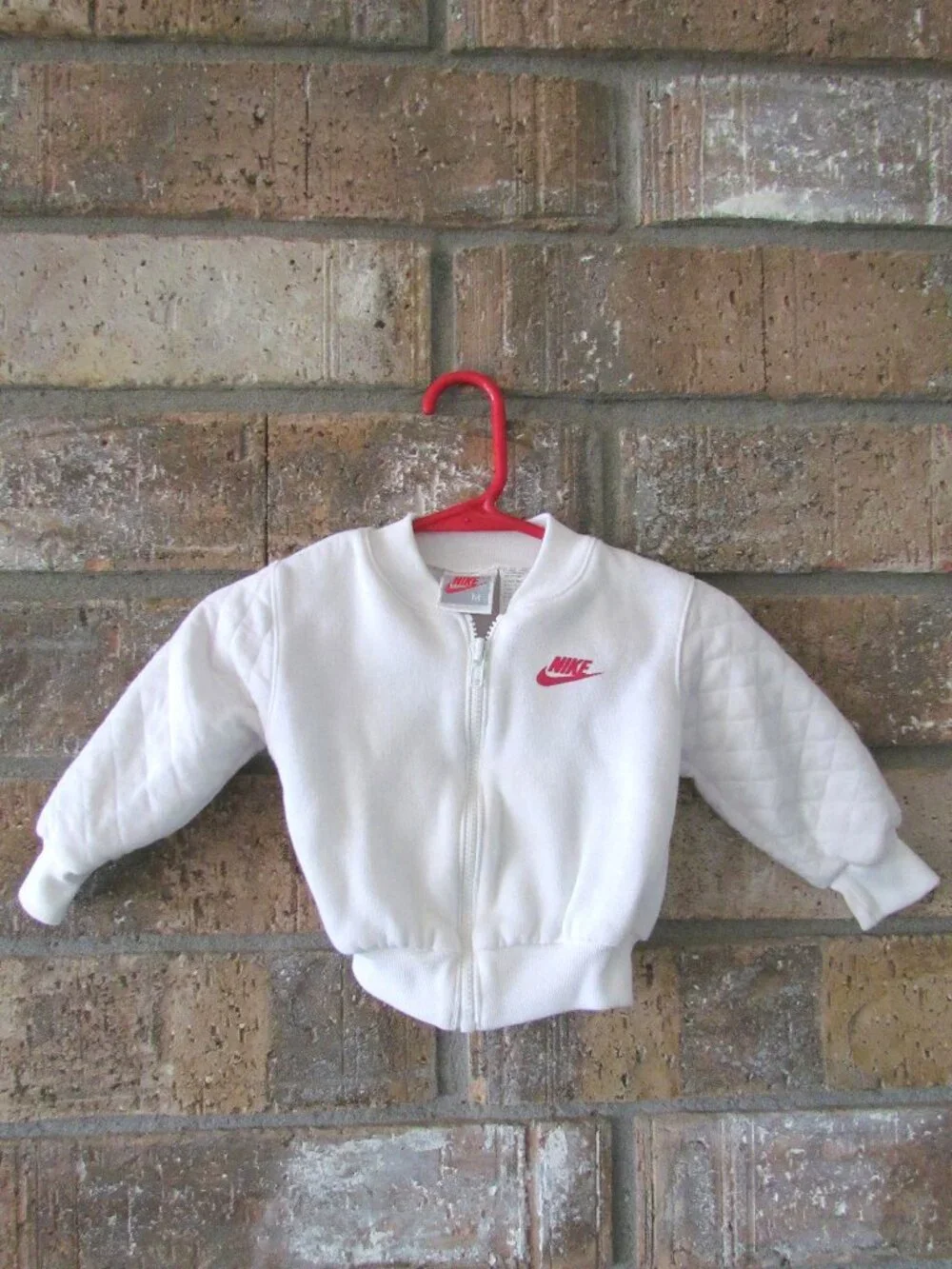 AIR JORDAN BABY JACKET, NIKE 12 M, INFANT MEDIUM WHITE  ZIP JORDAN JUMP LOGO